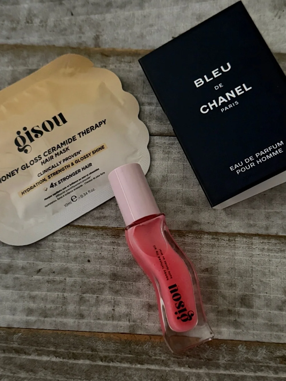 Gisou Pink Lip Oil Gloss - Hydrating Pink Shine